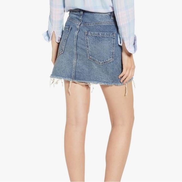 Women’s FREE PEOPLE Zip It Up Medium Wash Denim Jean
Mini Skirt Size 28 - Picture 3 of 7
